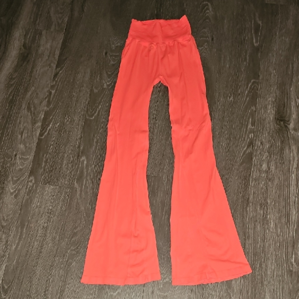 FP Movement Good Karma nwots womens sz XS/S Flares. Ribbed/High waisted. Neon